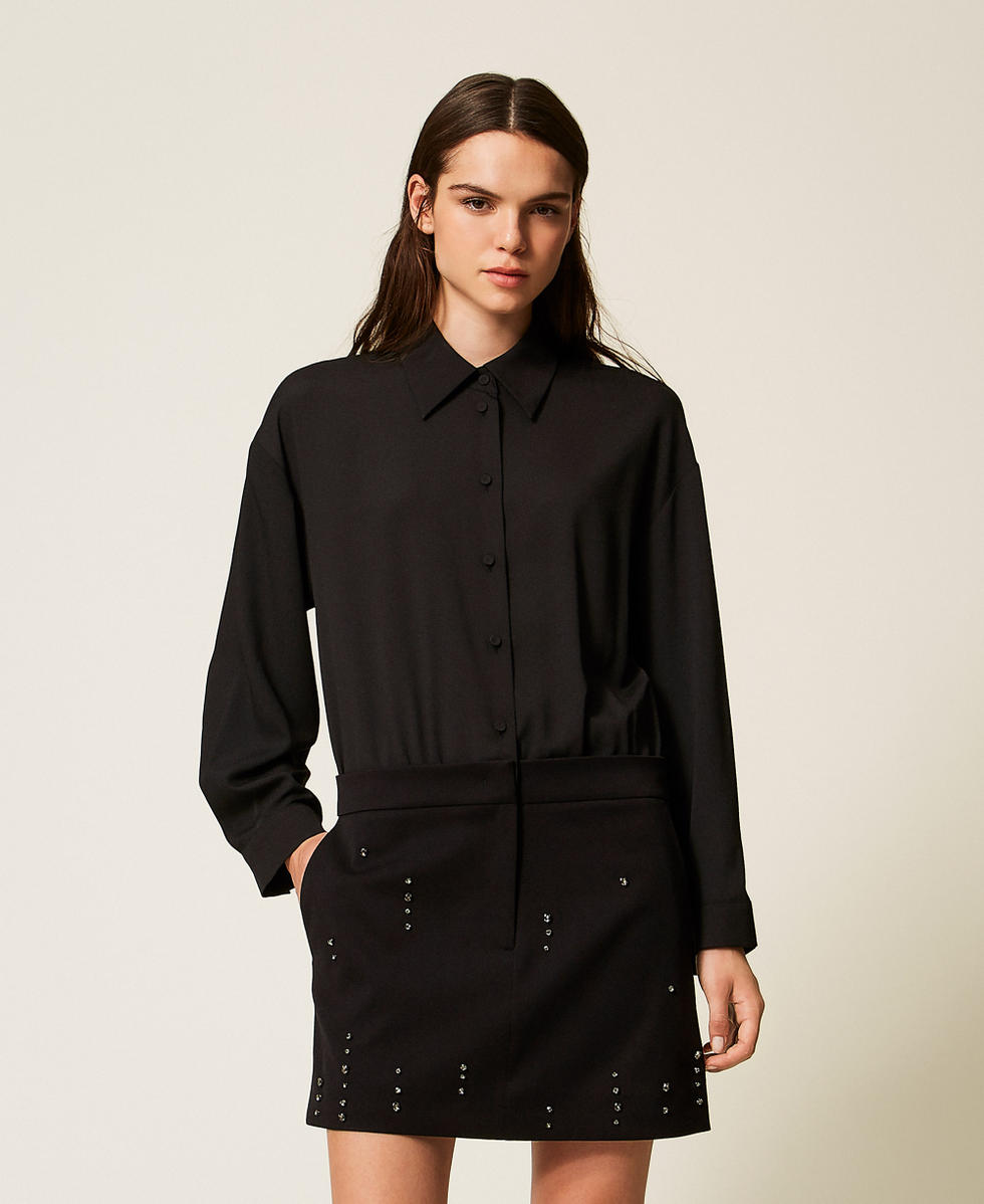 Robe courte avec broderie réalisée à la main Noir Femme 252AT2012_00006_01