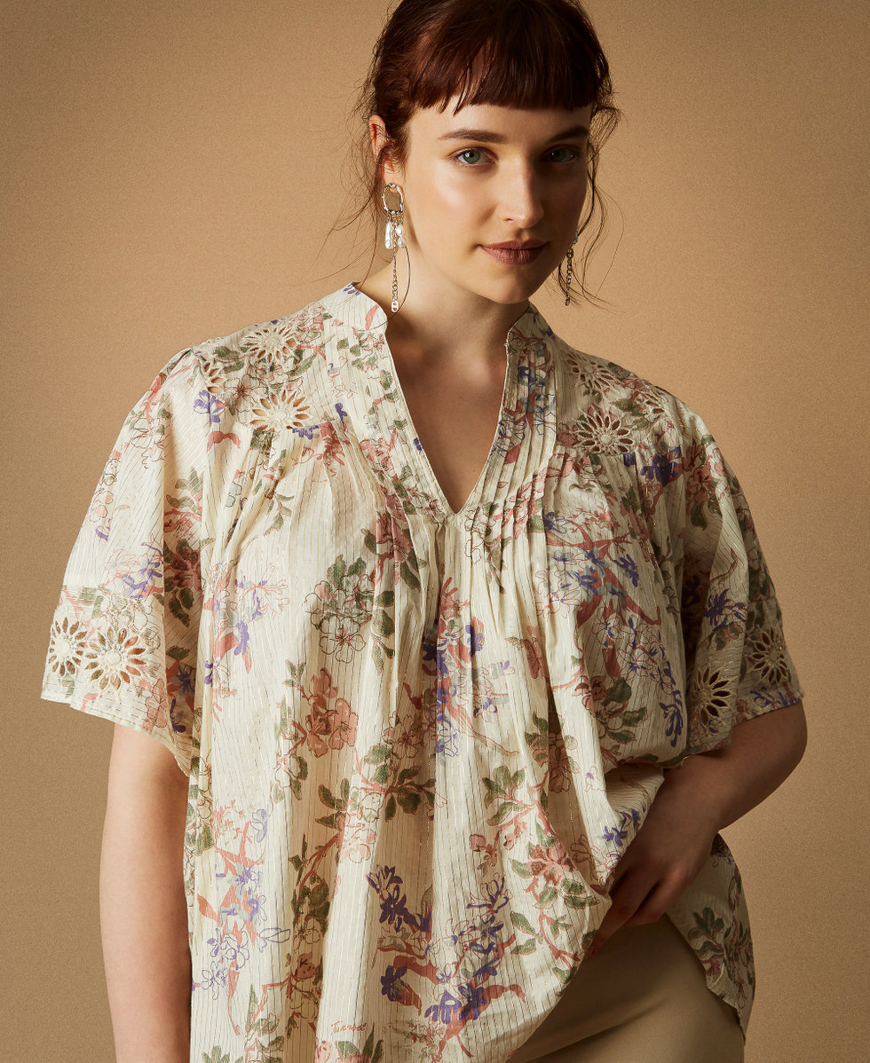 Muslin blouse with embroidery