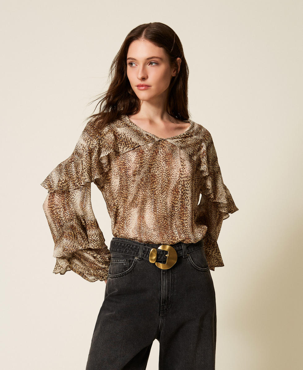 Animal print creponne blouse