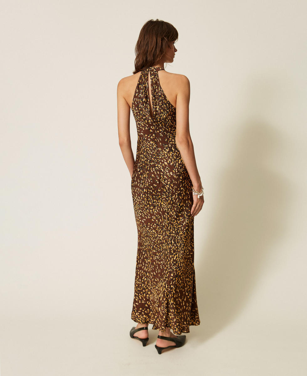 Neckholder-Maxikleid aus Satin mit Animaldessin Animal Print Brown / Gold Frau 262TP275H_13873_03