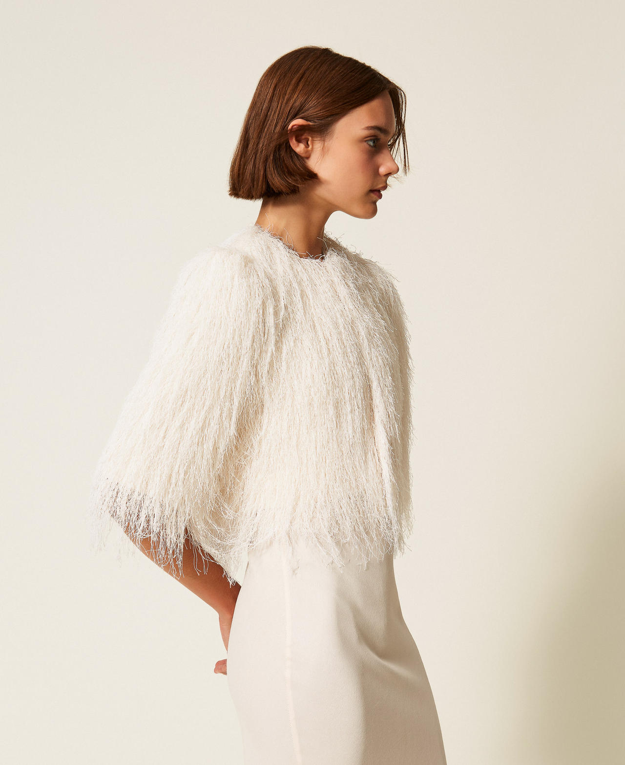 Cropped-Jacke mit Fransen Perlmutt Frau 252TT2300_00059_02