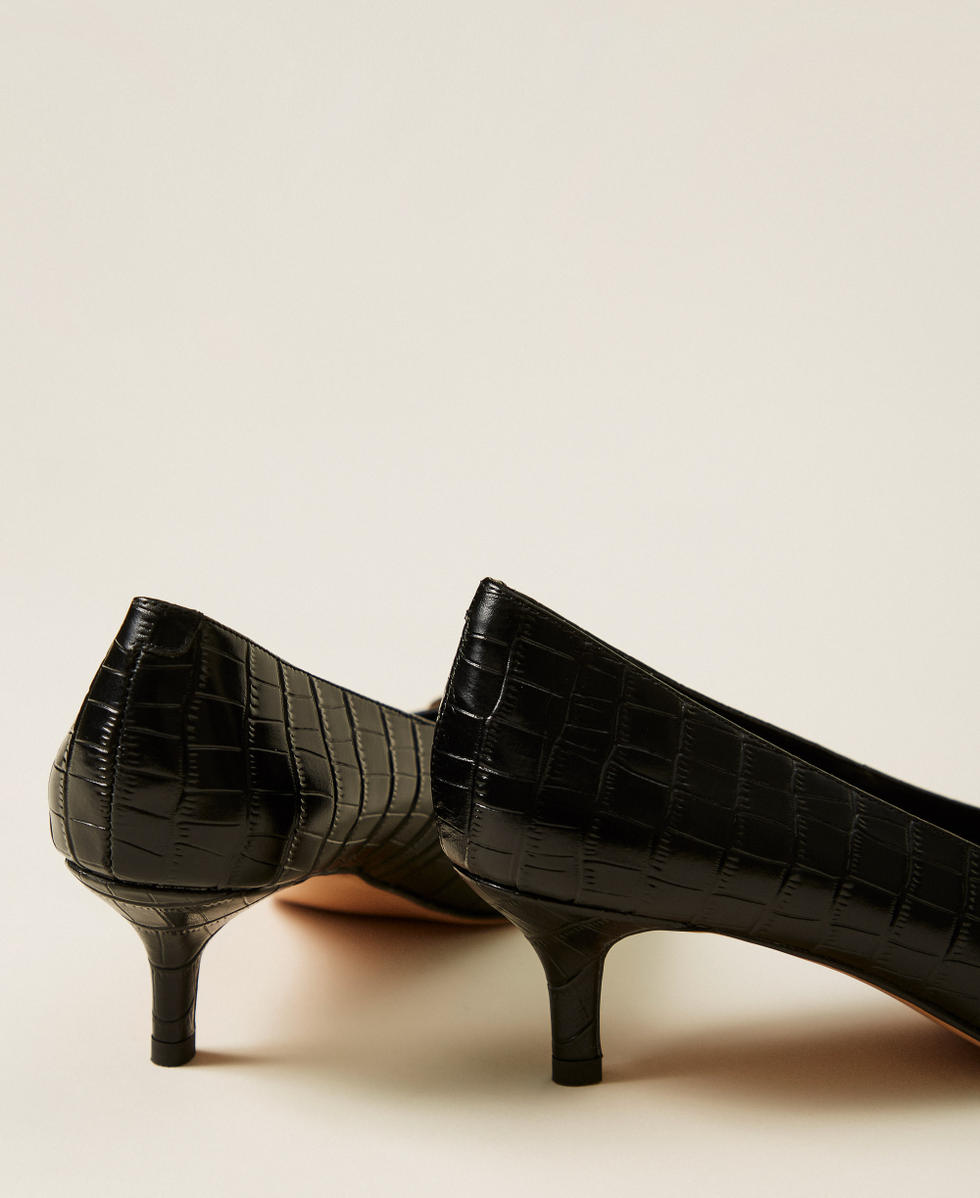 Crocodile print court shoes with Oval T Black Woman 252TCP040_00006_03
