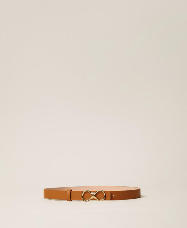 Reversible leather belt with logo