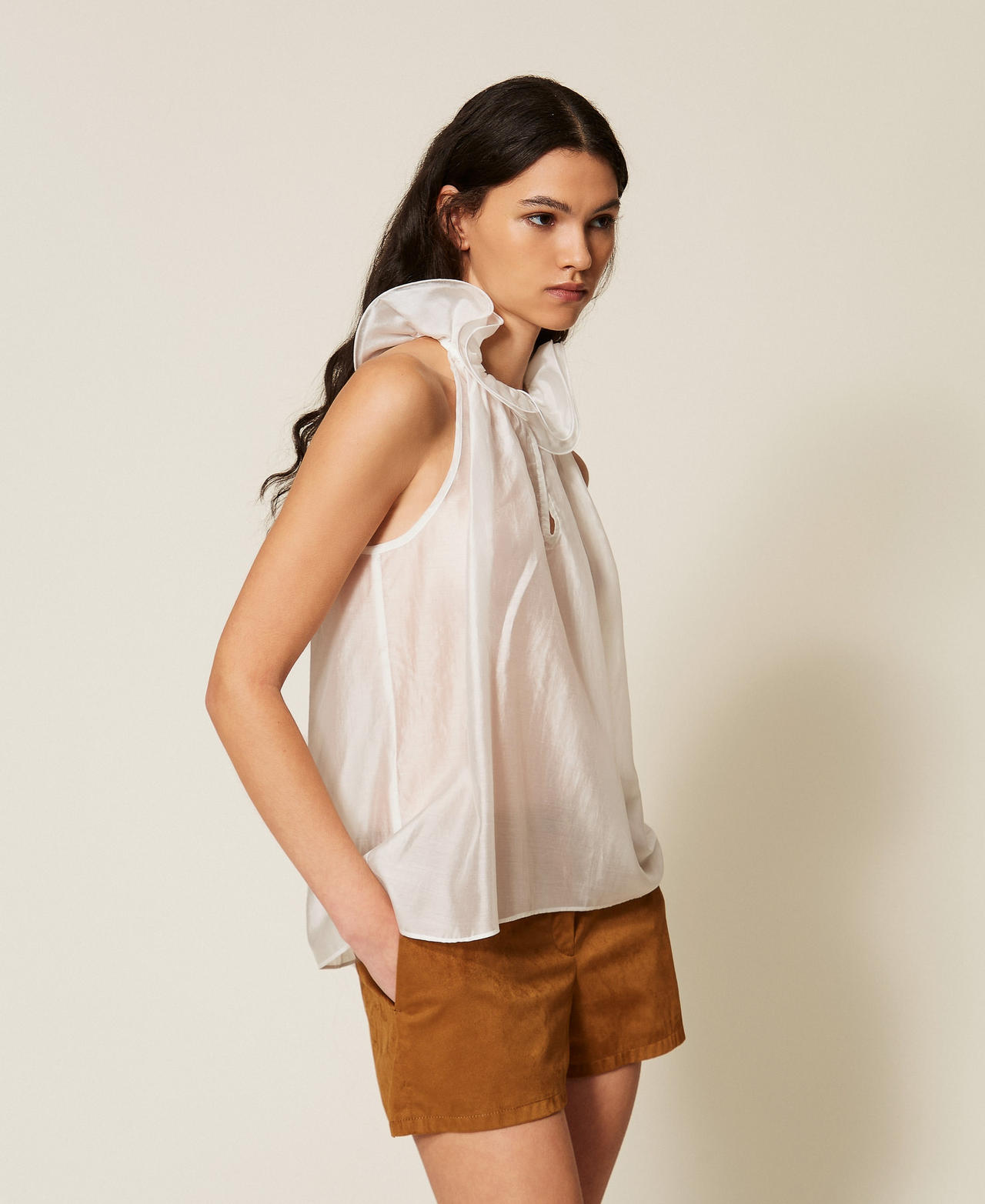 Top aus Voile mit Volant Mattwei&szlig; Frau 261AP2184_00526_02