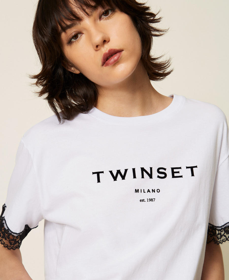 T-shirt in jersey con logo e pizzo Bicolor Bianco Ottico / Nero Donna 262TP2304_01870_PD