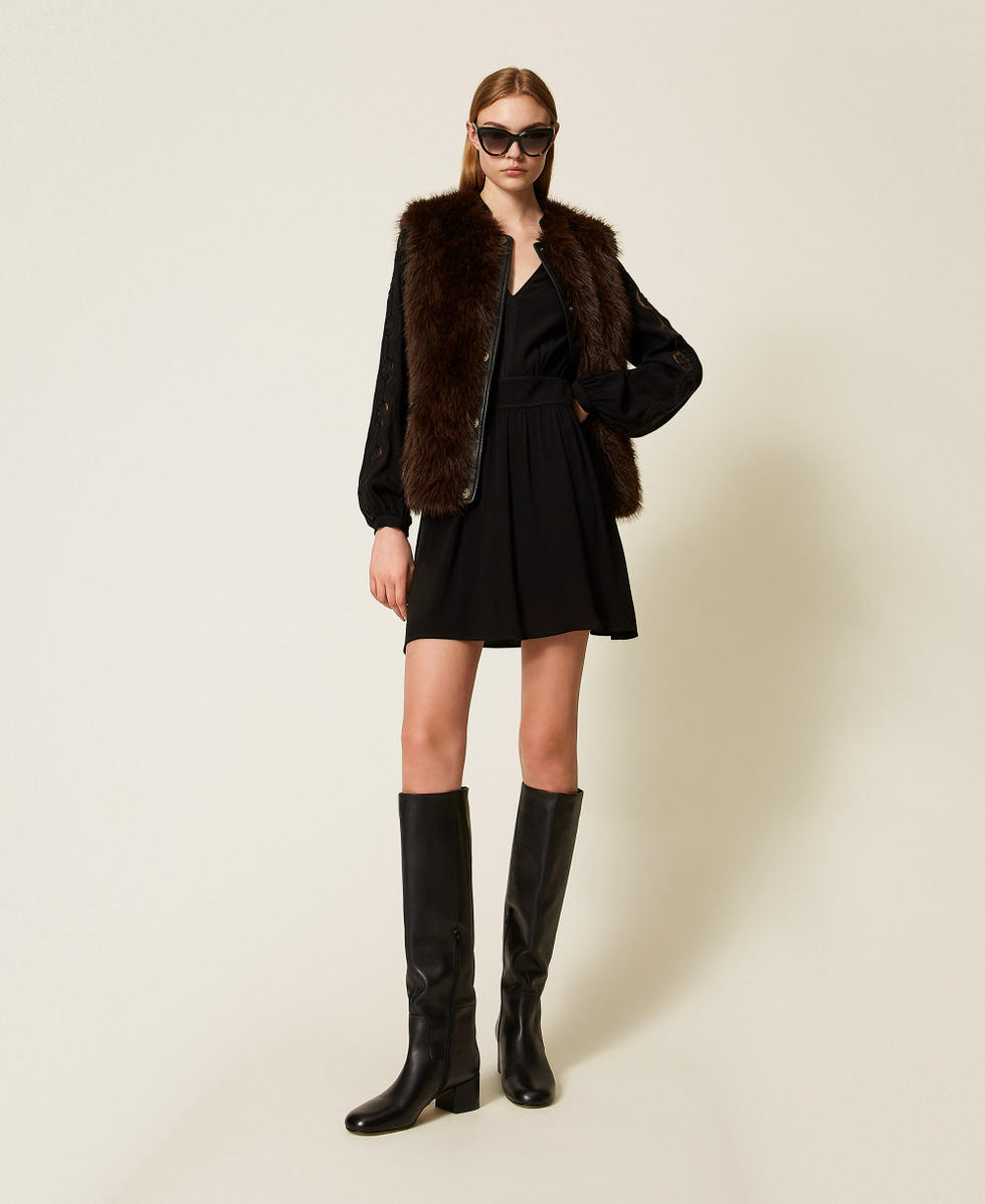 Abito corto in cr&ecirc;pe con ricamo Nero Donna 252TP2150_00006_T0