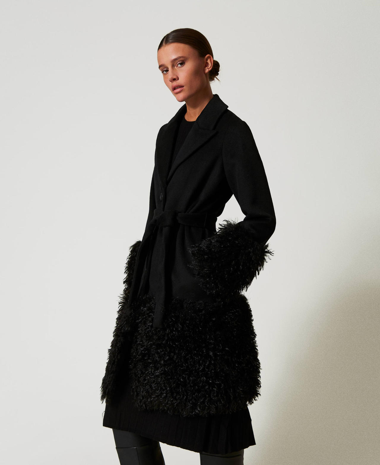 Wool blend cloth coat with faux fur