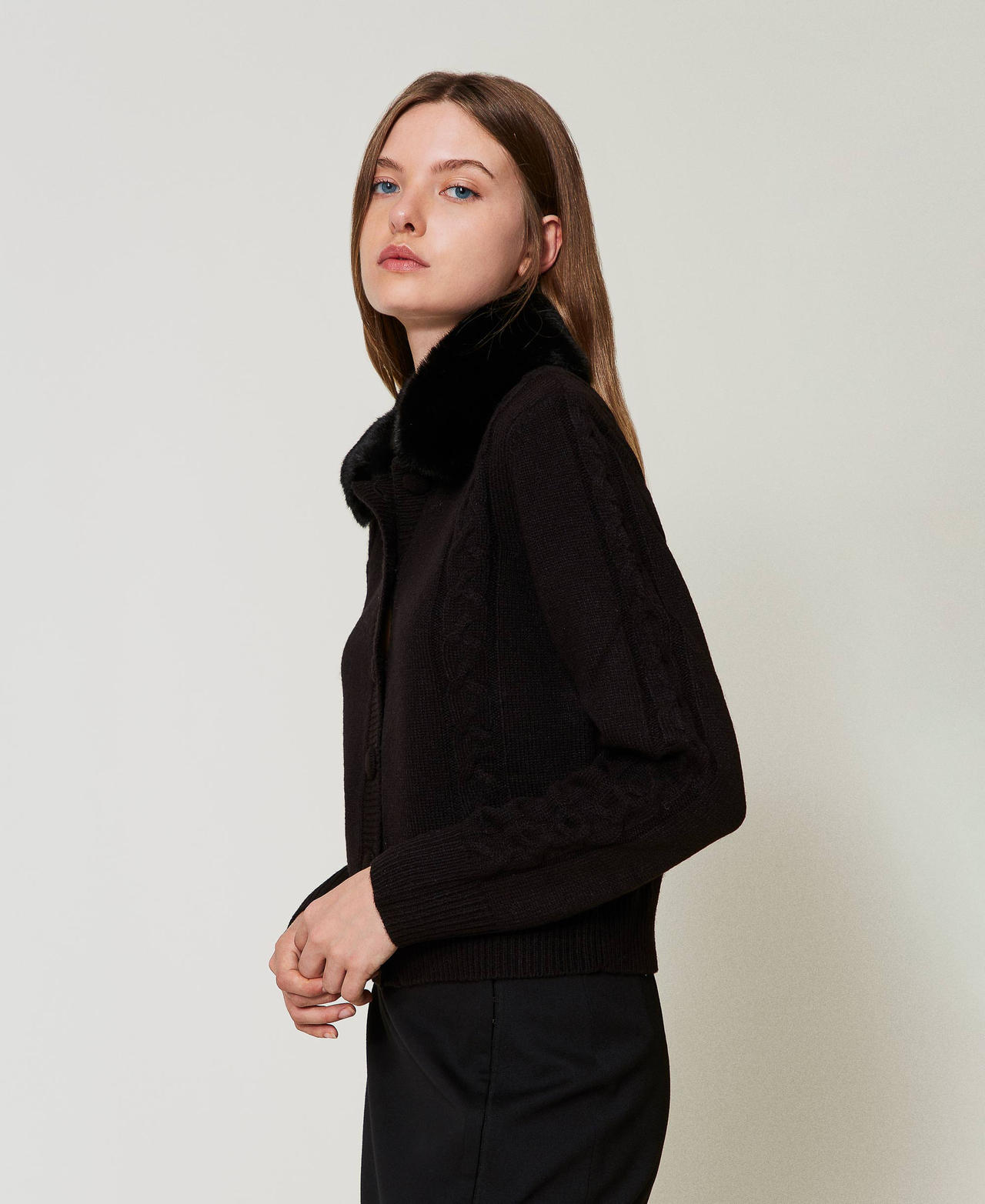 Cardigan corto con collo in faux fur Nero Donna 242AT3230_00006_02