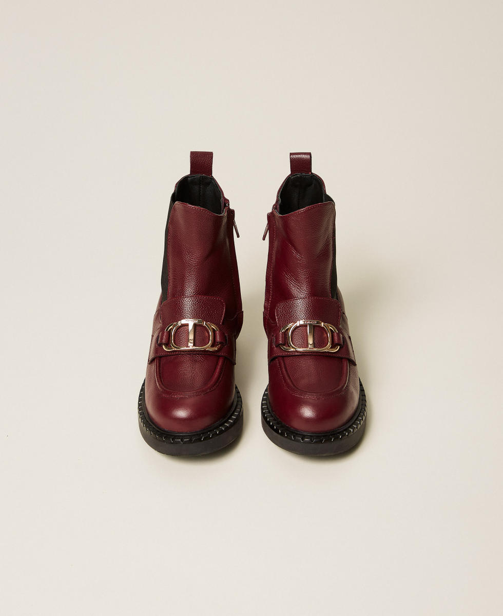 Chelsea leather boots with Oval T