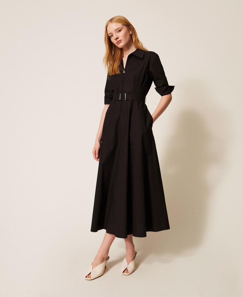 Langes Kleid aus Popeline mit G&uuml;rtel Schwarz Frau 261AP2284_00006_01