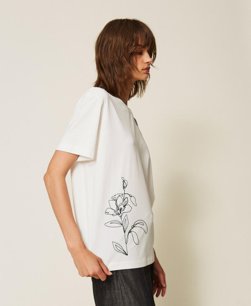 T-shirt con ricami floreali Off White Cuore Ricamo Nero Donna 262AP2481_14019_02