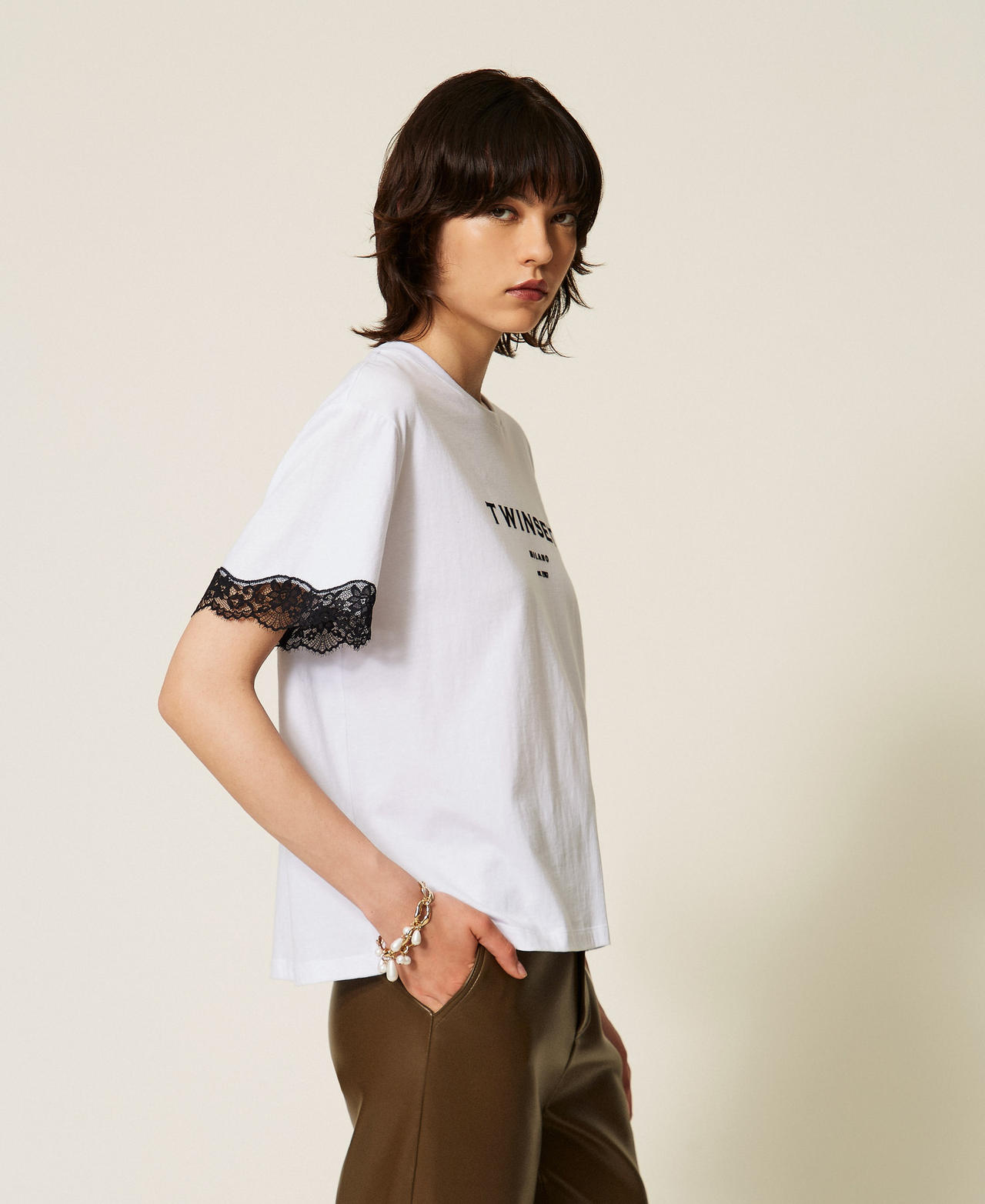 T-shirt in jersey con logo e pizzo Bicolor Bianco Ottico / Nero Donna 262TP2304_01870_02