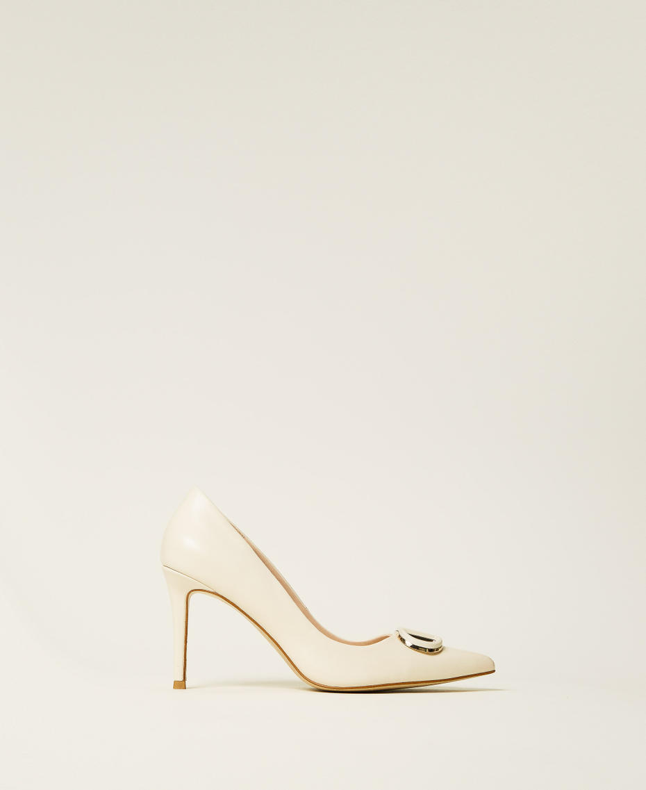Leather court shoes with Oval T White Snow Woman 251TCP060_00282_01