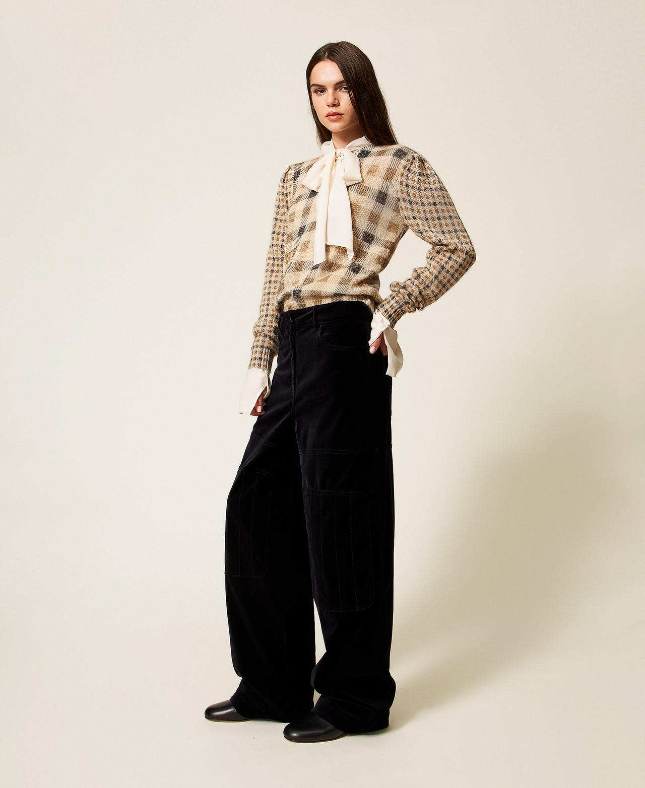 Velvet trousers with stitching Black Woman 252AT2161_00006_02