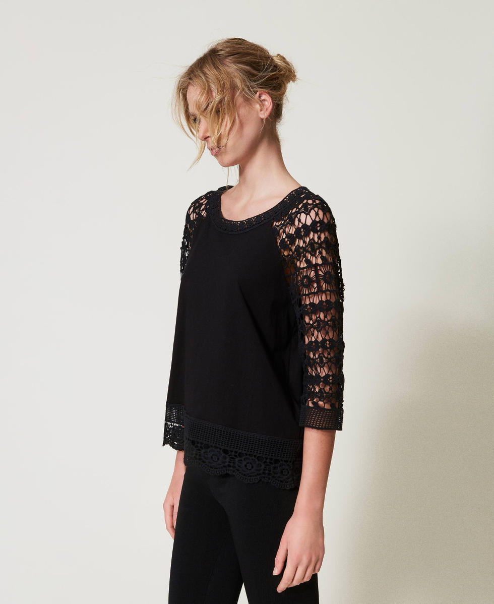 Bluse mit &Auml;rmeln aus Makrameespitze Schwarz Frau 251AP2500_00006_01