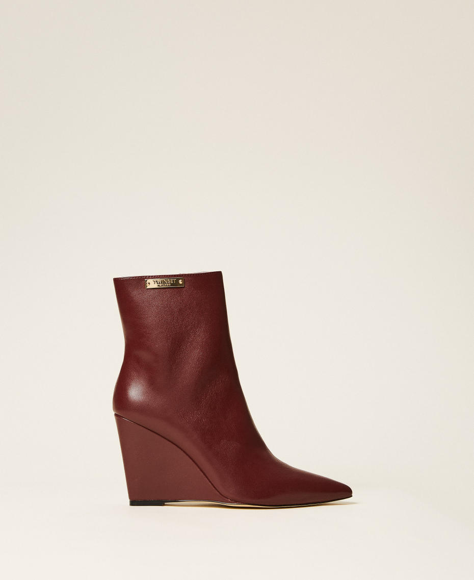Ankle boots with wedge Bordeaux Woman 252TGT212_00020_01