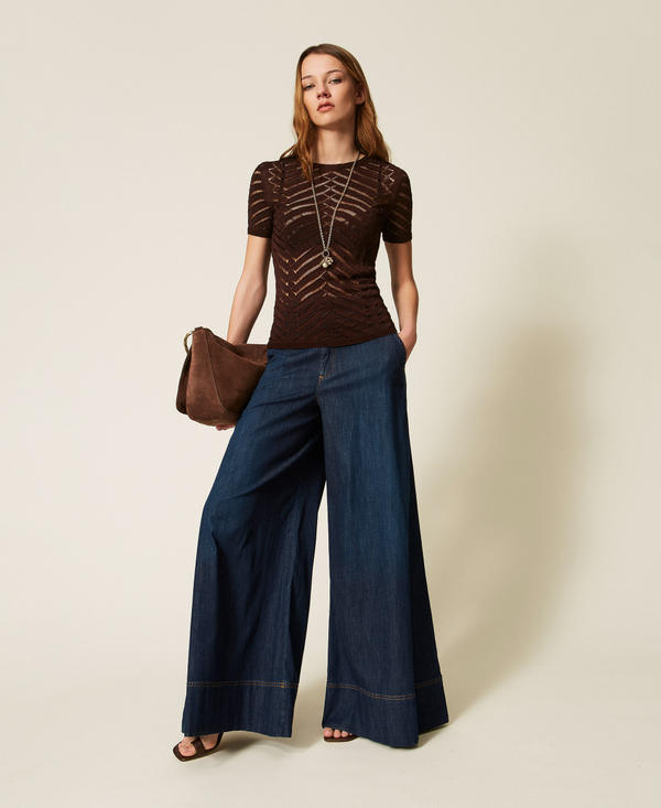 Pull ajust&eacute; &agrave; chevrons