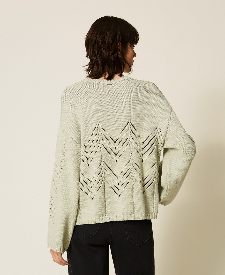 Pull en laine m&eacute;lang&eacute;e avec motif &agrave; chevrons