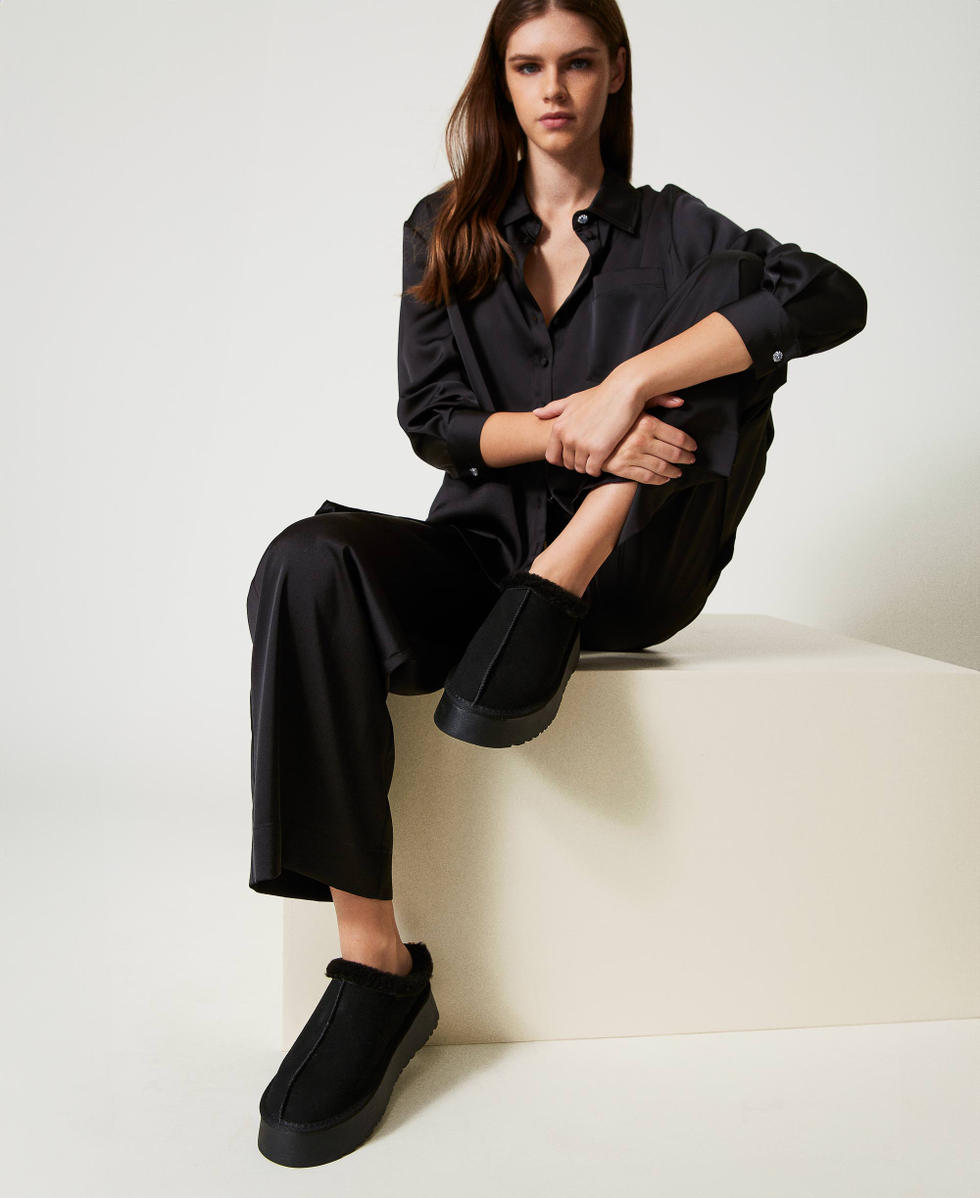 Chaussures mules avec fausse fourrure Noir Femme 242LLT010_00006_S0