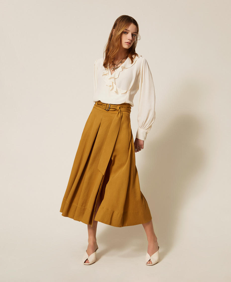 Cr&ecirc;pe de Chine blouse with ruffles Mother Of Pearl Woman 261TP2073_00059_T0