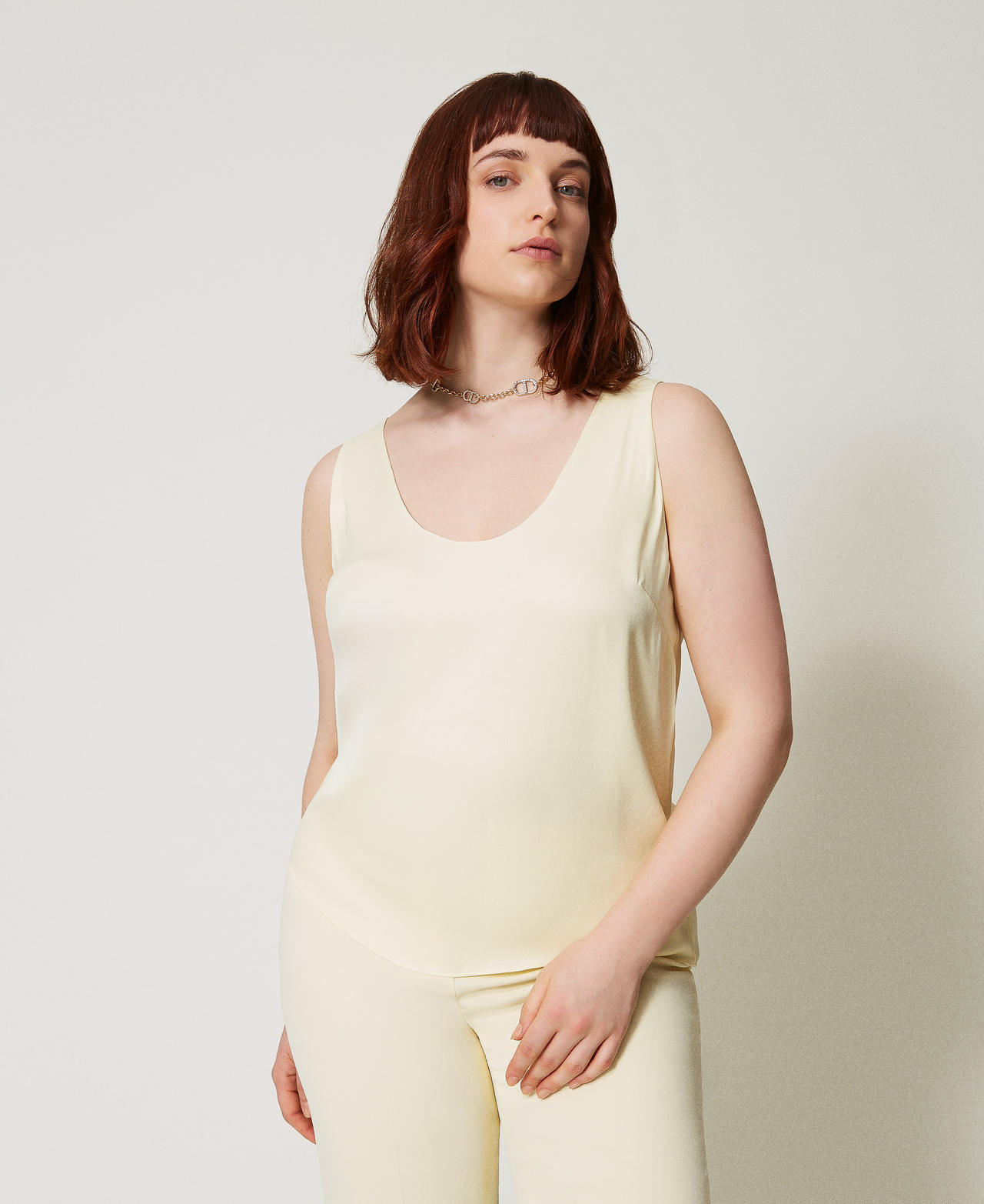 Top aus gl&auml;nzendem Satin Vanilla Frau 251TP2651_12143_01