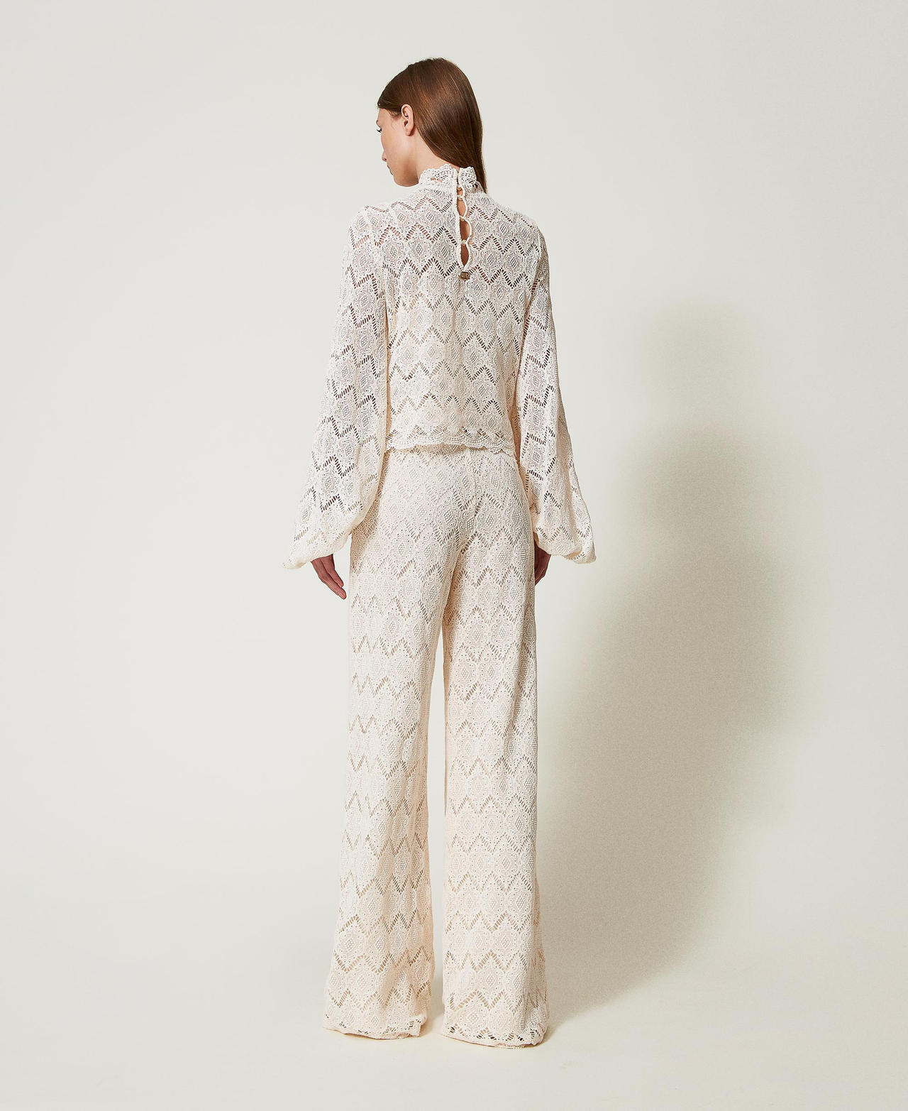 Pantalon ample en dentelle macram&eacute;