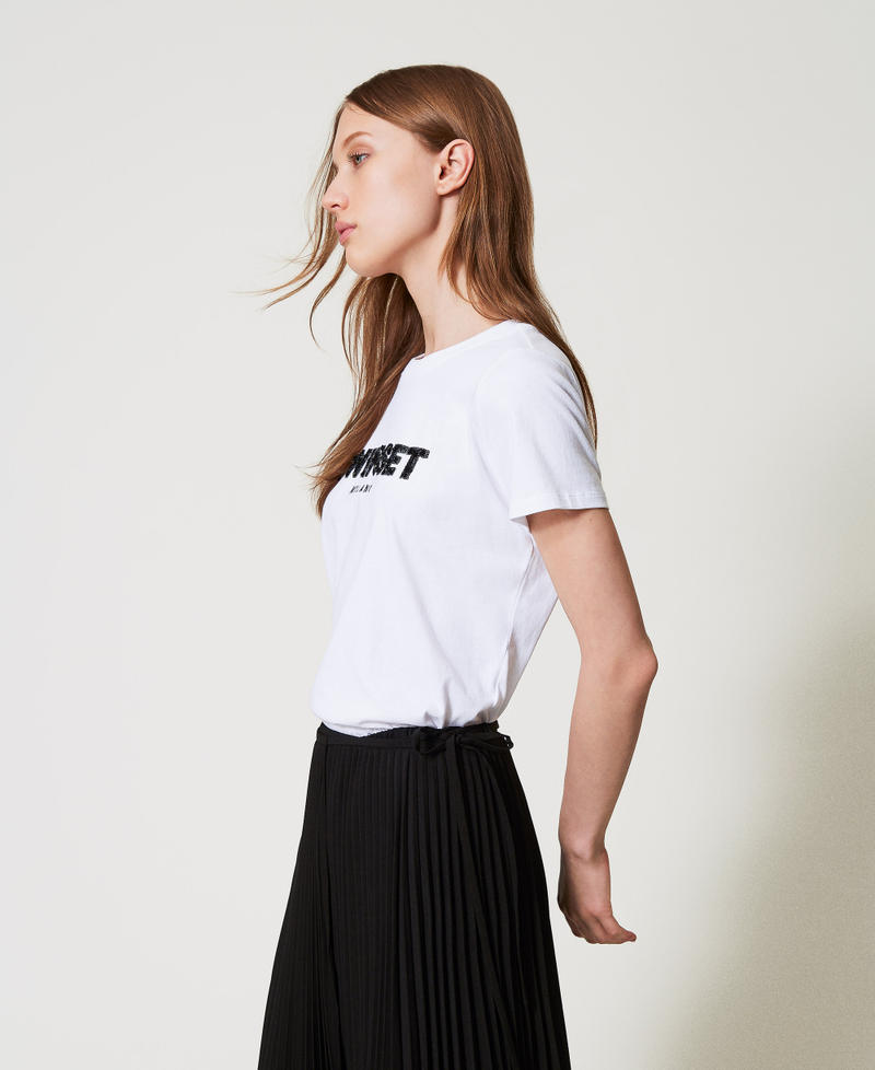 T-shirt con logo lettering ricamato Bianco Donna 251TP2070_00001_02