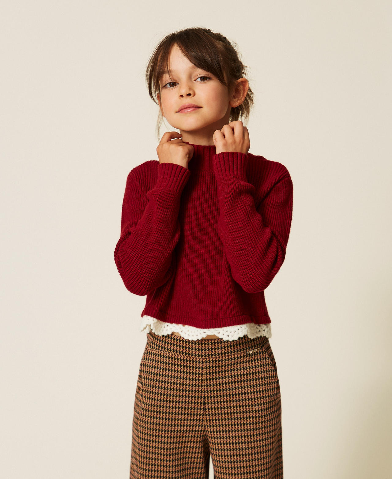 Pull col montant avec crochet