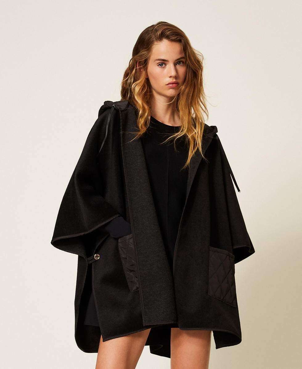 Poncho de punto con bolsillos Negro Mujer 252TA4240_00006_02