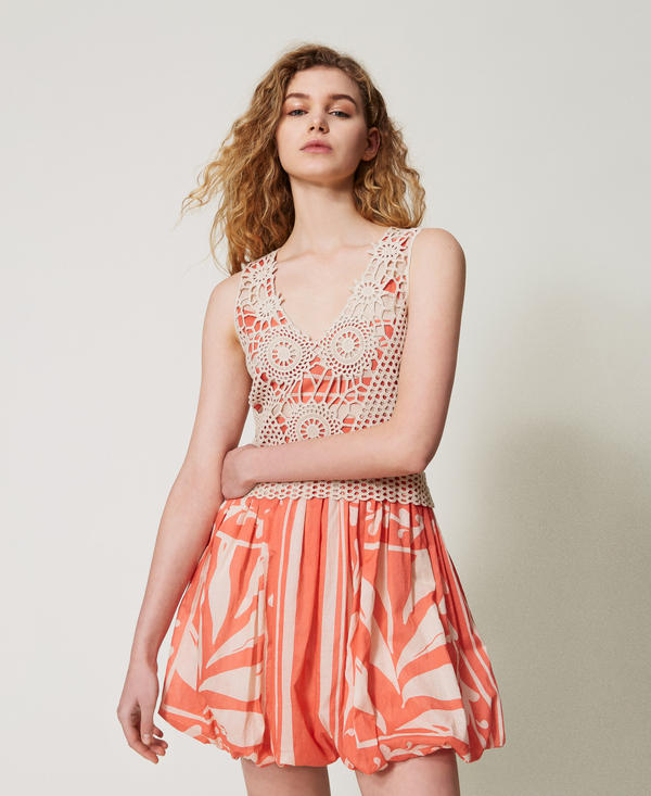 Robe courte en mousseline et crochet
