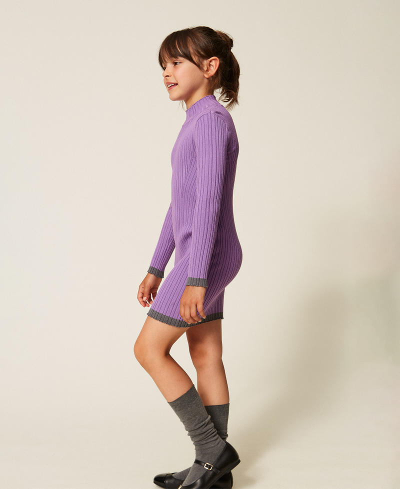 Kurzes Kleid in Rippenstrick Zweifarbig "Hyazinthen-Violett" / Meliertes Dunkelgrau M&auml;dchen 262GJ3013_13791_02