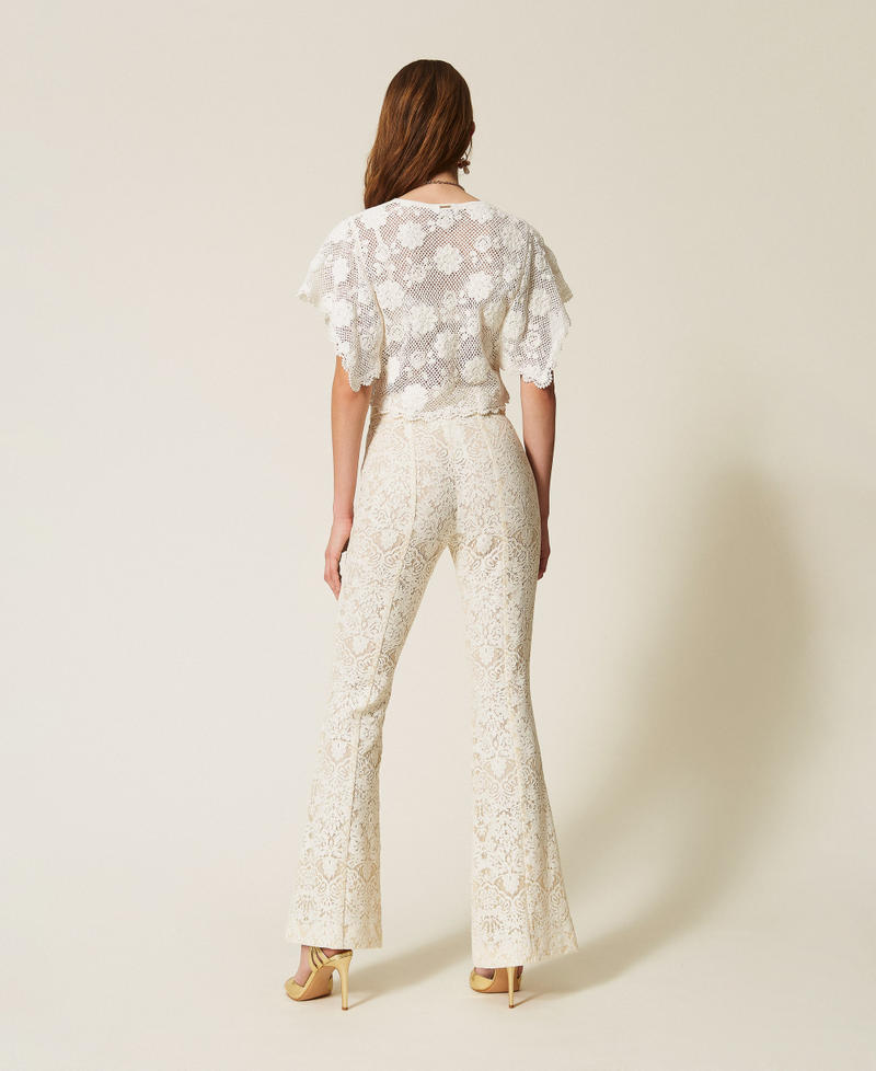 Flared-Hose aus Spitze mit G&uuml;rtel Perlmutt Frau 261TT2314_00059_03