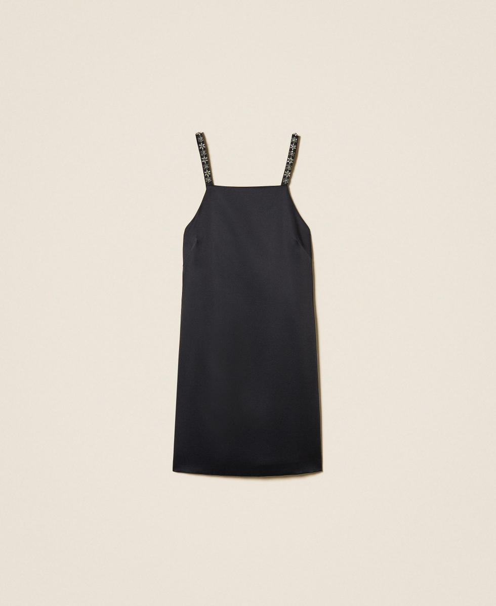 Short duchesse dress with embroidery