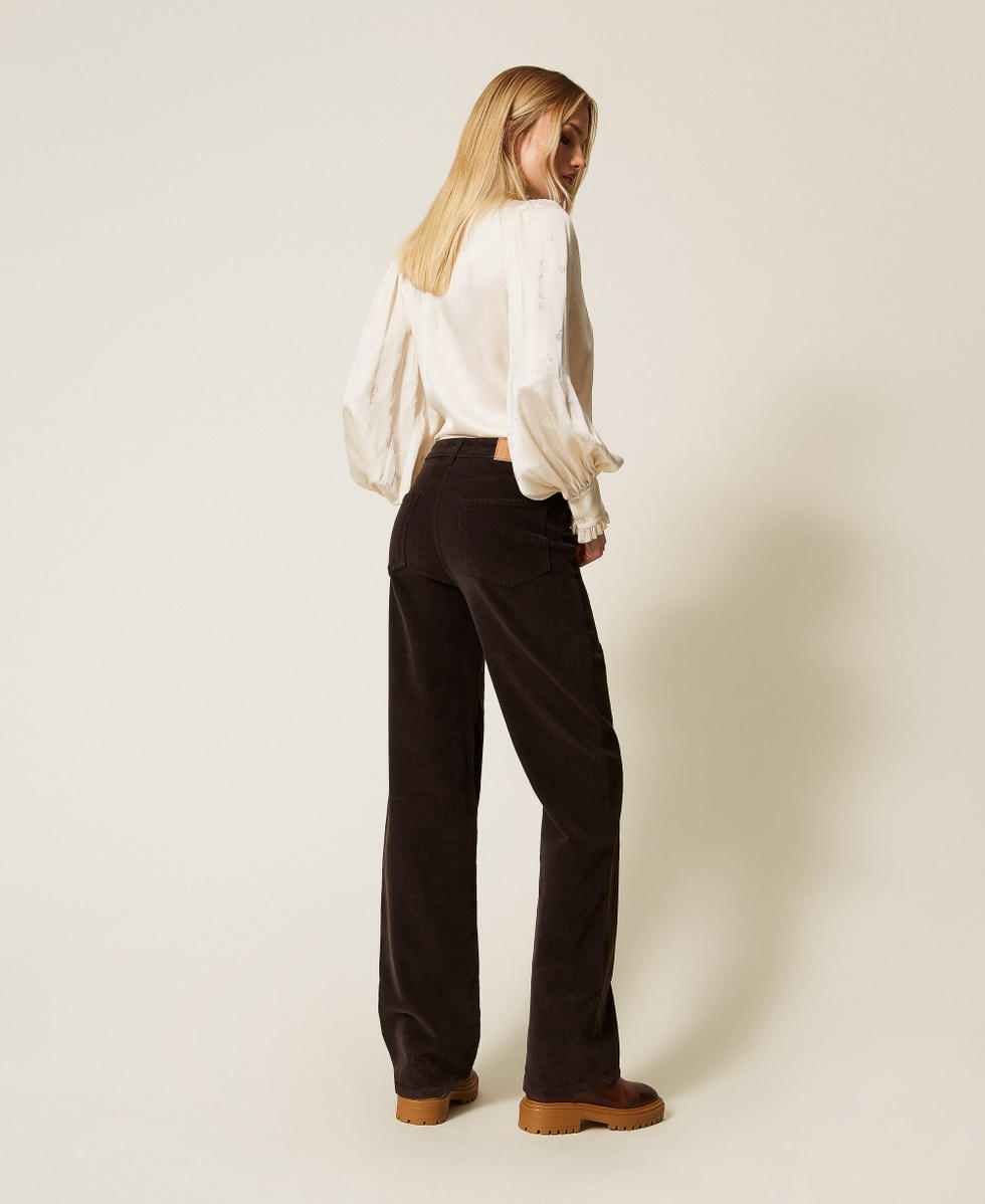 5-Pocket-Hose aus Cord Black Chocolate Frau 252TT2182_11054_03