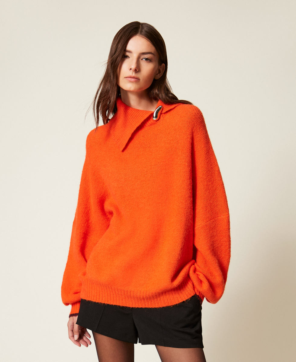 Turtle neck jumper with brooch Orangeade/Winetasting Woman 252AT3111_13027_01