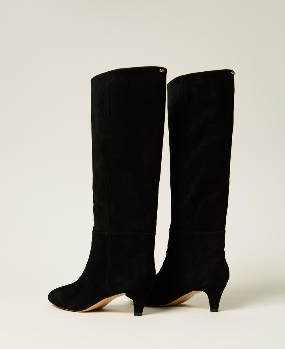 Hoher Stiefel aus Veloursleder Schwarz Frau 262TCP140_00006_03