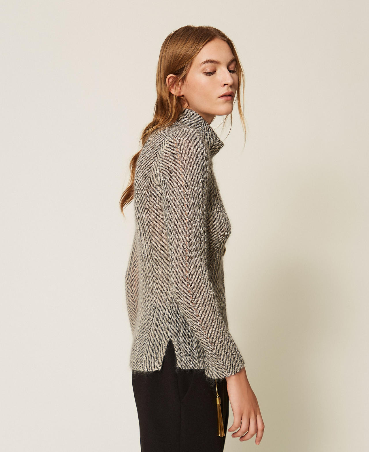 Rollkragenpullover mit Print Zweifarbig Geometric Black / Elfenbein Lurex Frau 262TT3401_14175_02