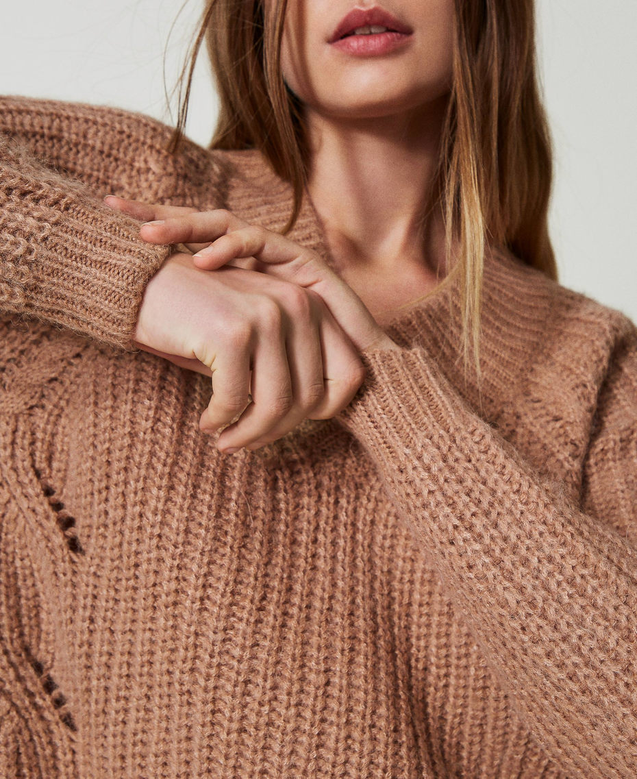 Pull c&ocirc;tel&eacute; avec torsades Marron &laquo;&nbsp;Beaver&nbsp;&raquo; Femme 242AT3213_11960_04