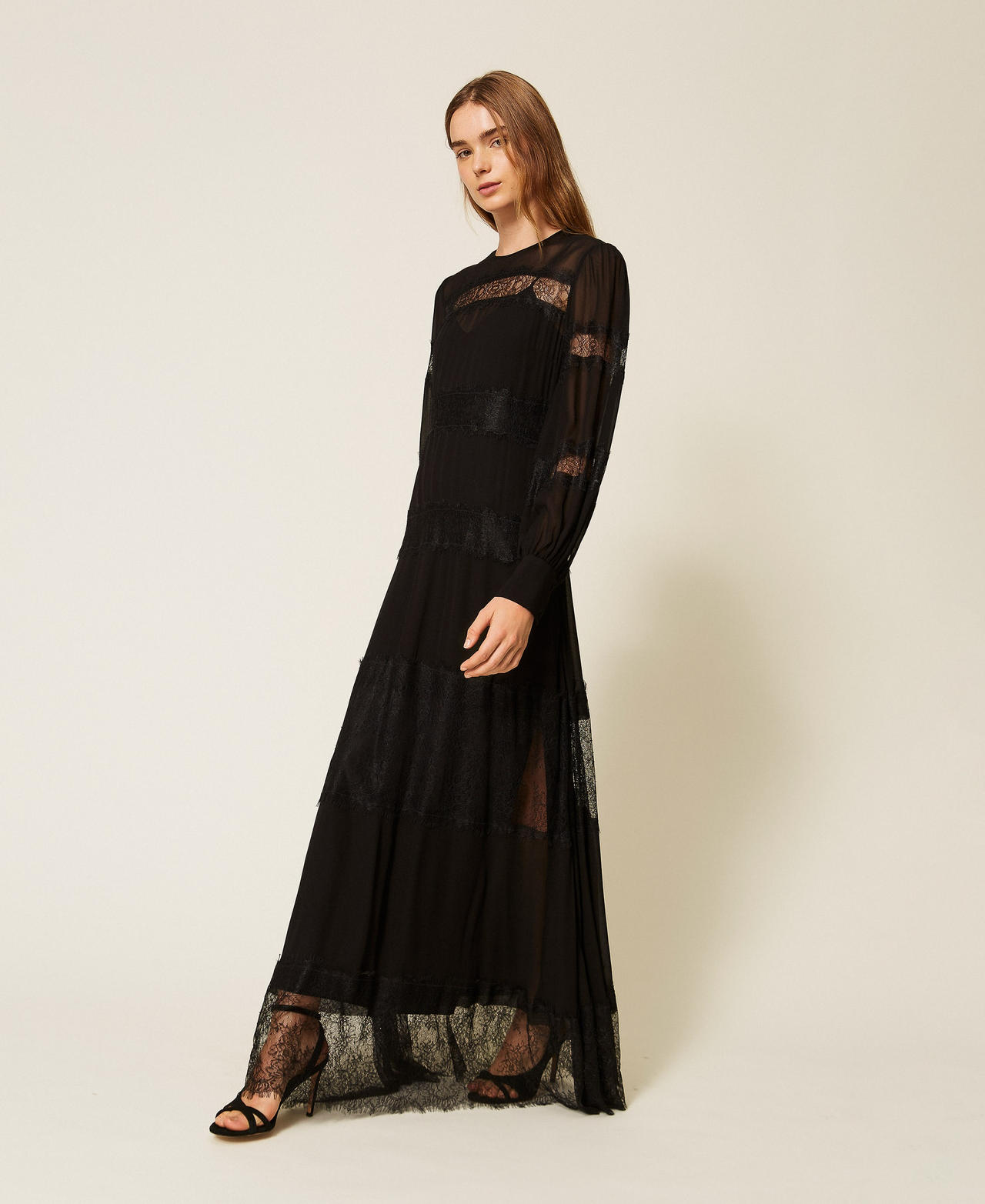 Maxikleid aus Georgette und Spitze Schwarz Frau 262TT2630_00006_02