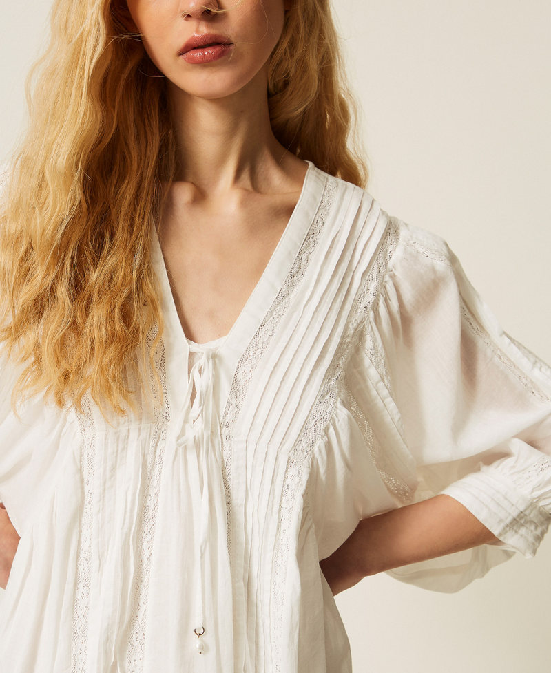 Короткое муслиновое платье с кружевом Off White женщина 261LM2HEE_00526_05