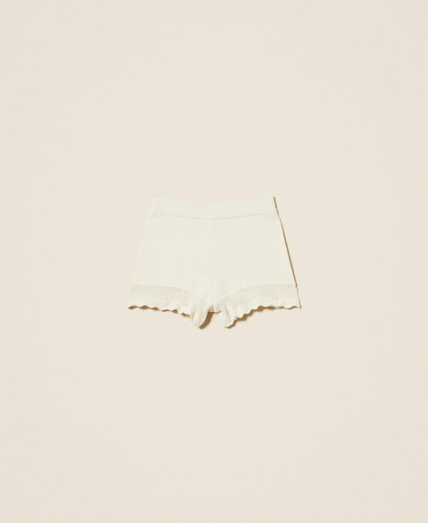 Fitted knit shorts
