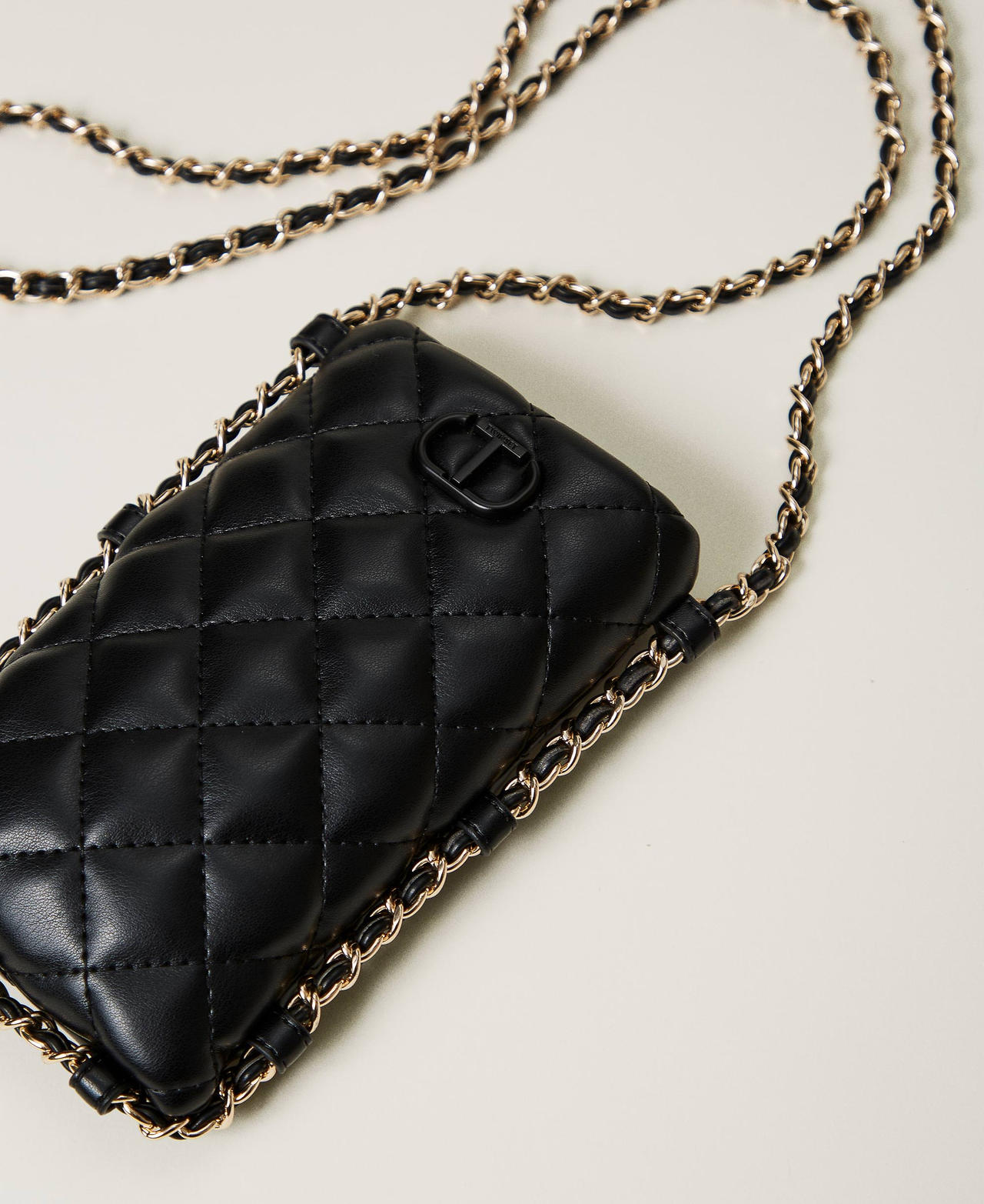 Quilted phone holder with Oval T Black Woman 242TD8156_00006_02