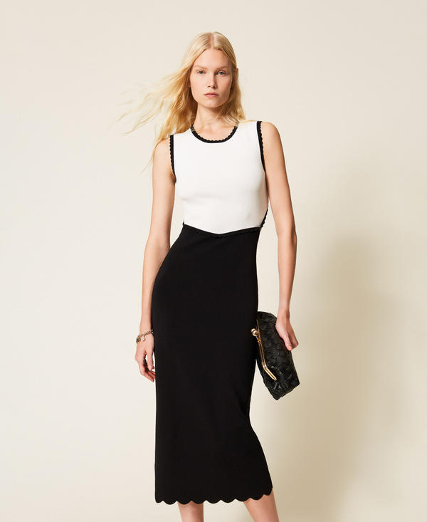 Zweifarbiges Maxi-Strickkleid