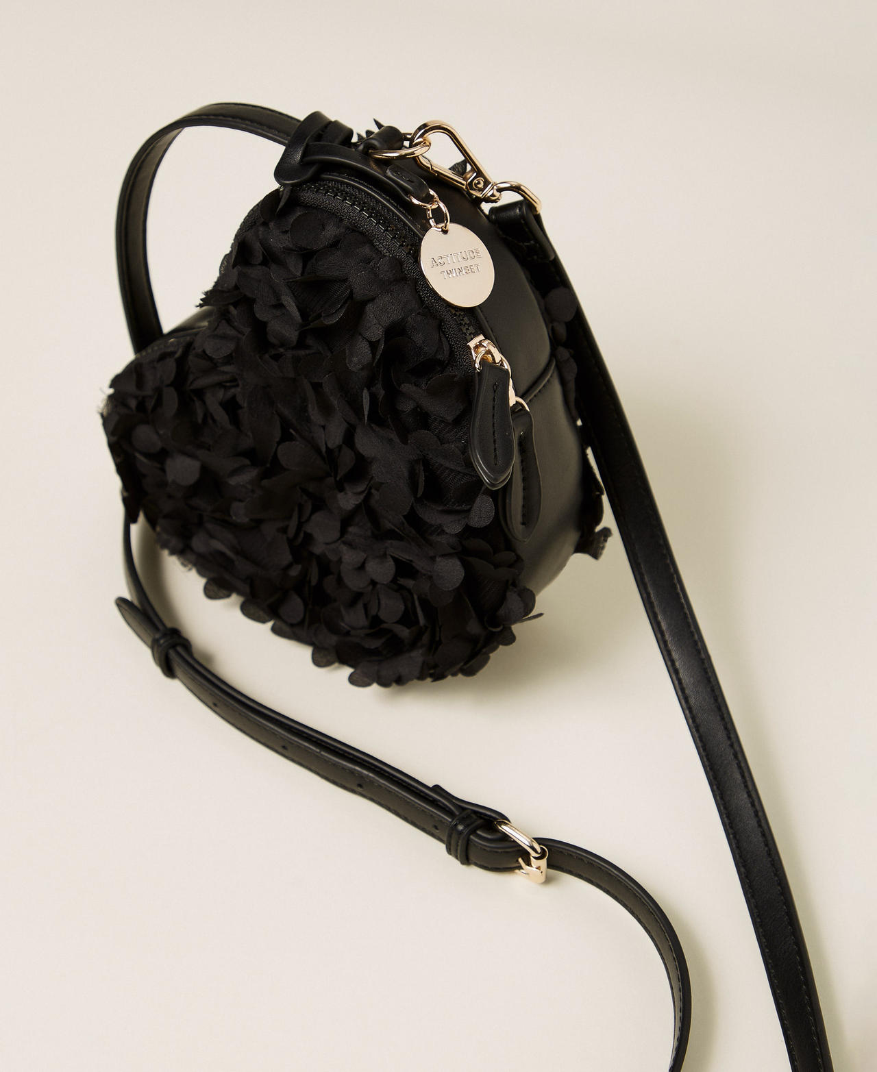 Heart-shaped shoulder bag with flowers Black Woman 261AA7012_00006_02