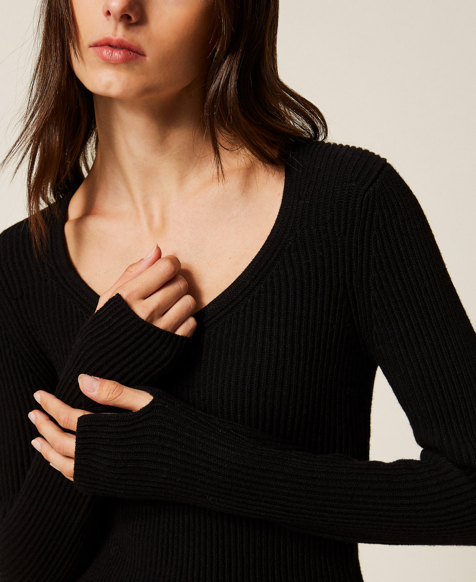 Fitted ribbed jumper Black Woman 252TT3141_00006_04
