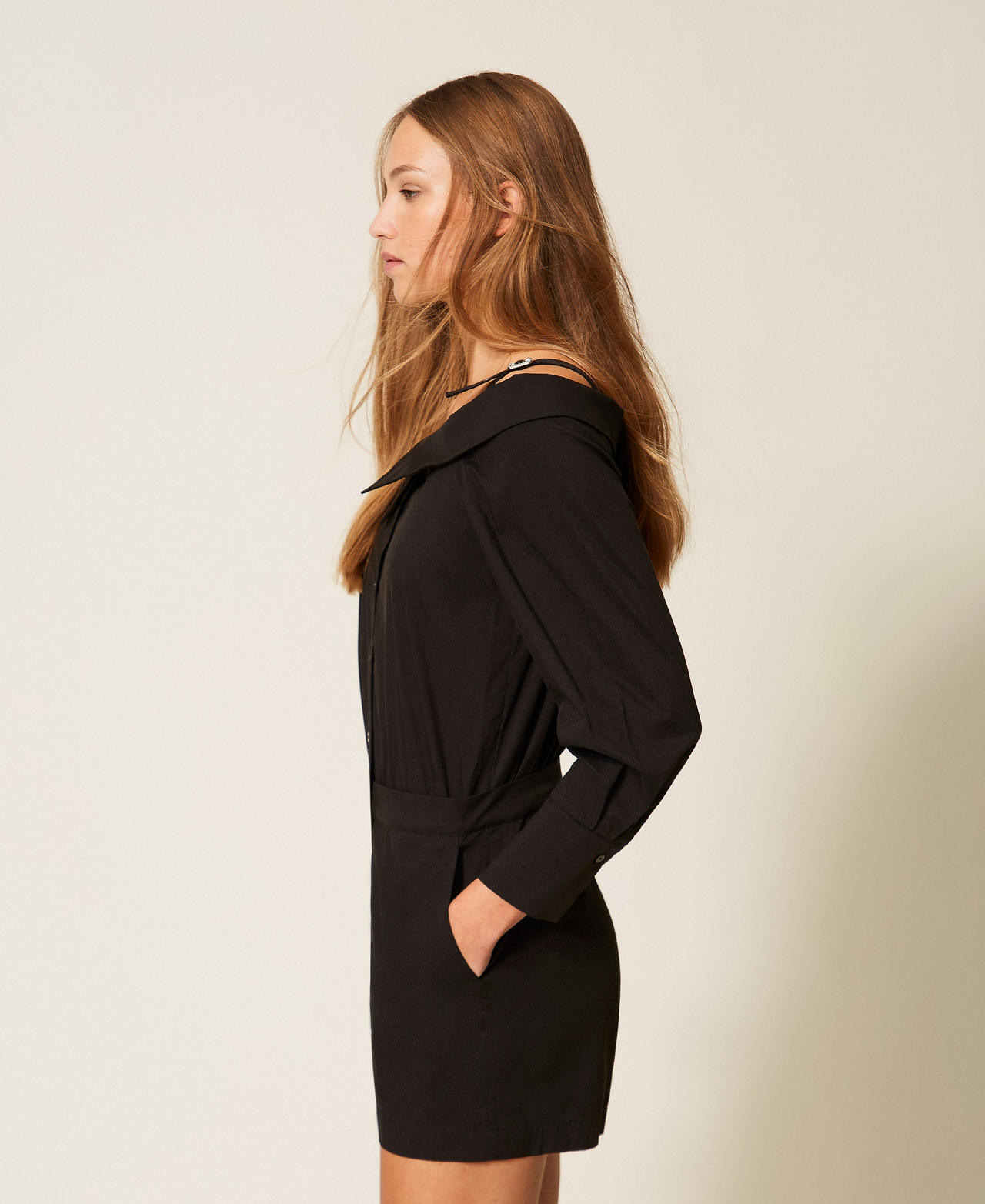 Off-shoulder poplin jumpsuit Black Woman 261AP2122_00006_02