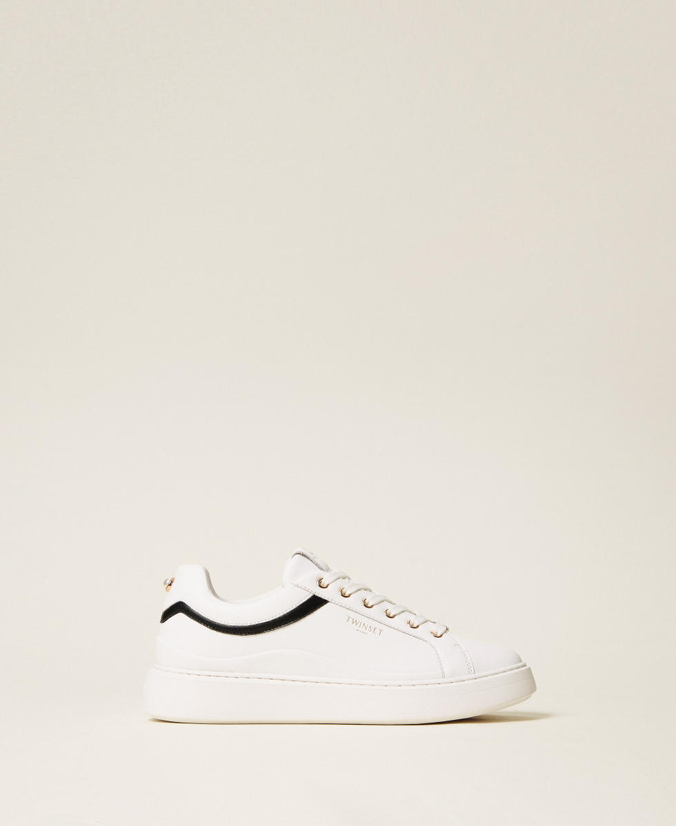 Leather trainers with logo