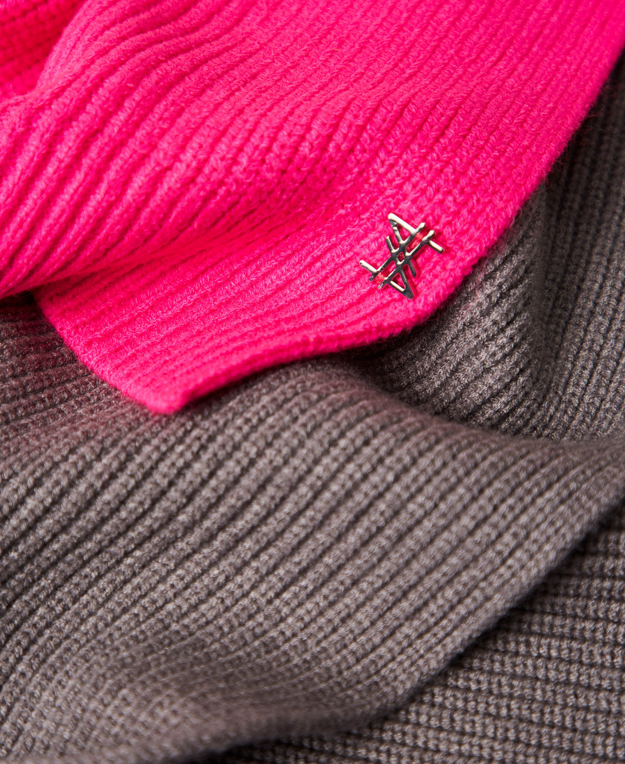 MYFO two-tone knitted scarf Two tone Mid Grey Melange/Fluorescent Pink Woman 252AQ5026_13016_02