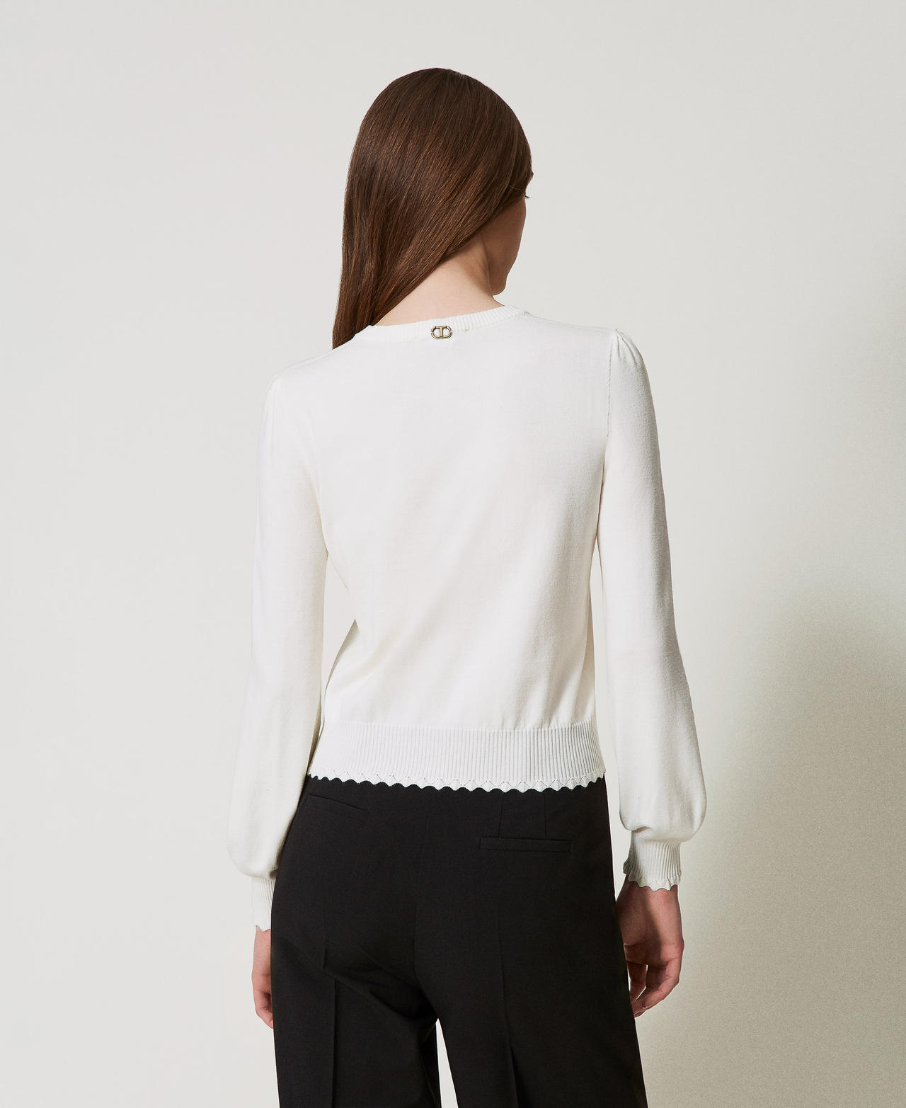 Mandarin-style cardigan with scallop hem White Snow Woman 251TP3015_00282_03