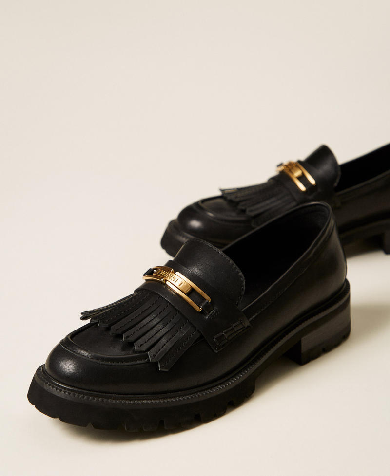 Mocassins en cuir avec franges Noir Femme 262TCP070_00006_02